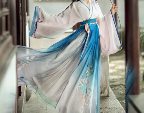 转卖【狂欢价】蝉佩凤栖汉服女中国风交领齐腰...