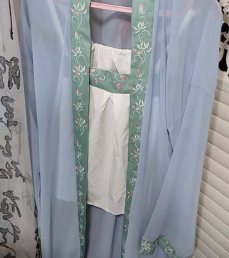 转卖汉服 买回来没有时间穿 仅试穿一次 一...