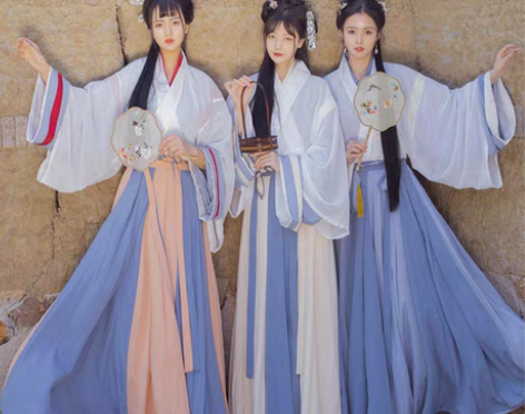 五五年汉服女 晗露 可刀可刀可刀 会送小礼...