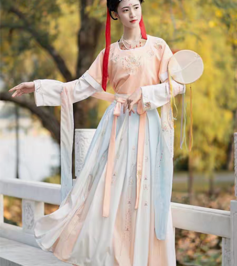 转卖珍缕汉服女正品原创千禧寻坦领三件套一片...