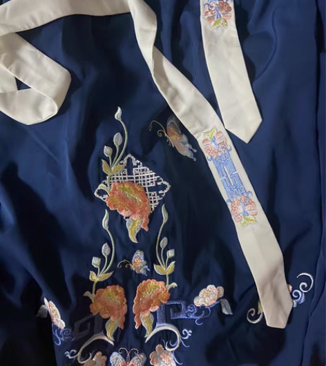 包邮司南阁画屏 正正正  明制立领汉服 早...