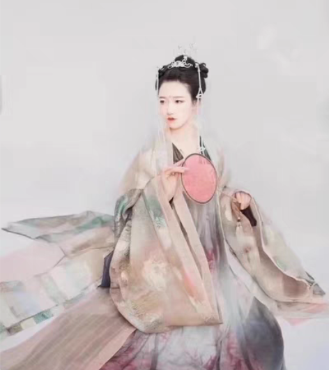 司南阁汉服长生殿出租  l码全套 租金10...