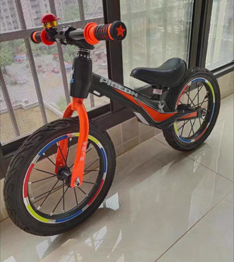 【清仓】低价出全新正品飞鸽儿童平衡车小孩滑...