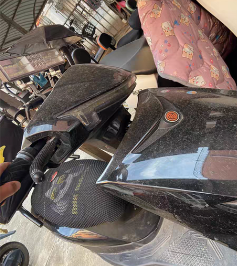 出售欧尼亚外卖电动车全车功能都好使 不带...