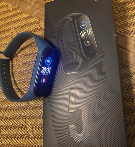 闲置  转让小米手环5   功能正常，成色...