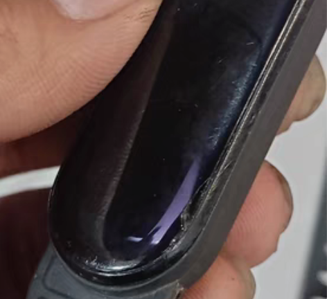 包邮小米手环6屏幕有划痕，右下角裂了，可下...