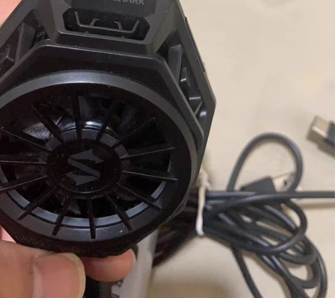 转卖黑鲨手机散热器冰封散热背夹Pro降温神...