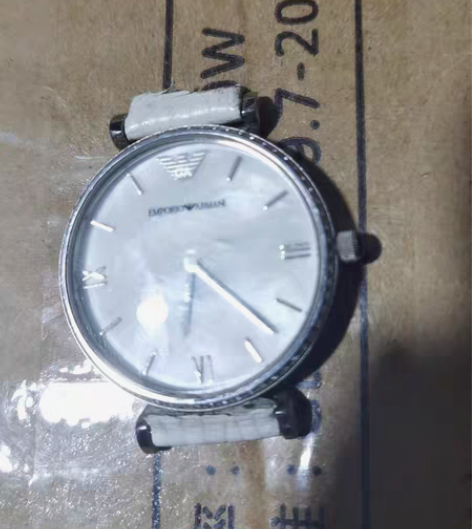 阿玛尼手表，没有表带，没按电池118包邮 ...