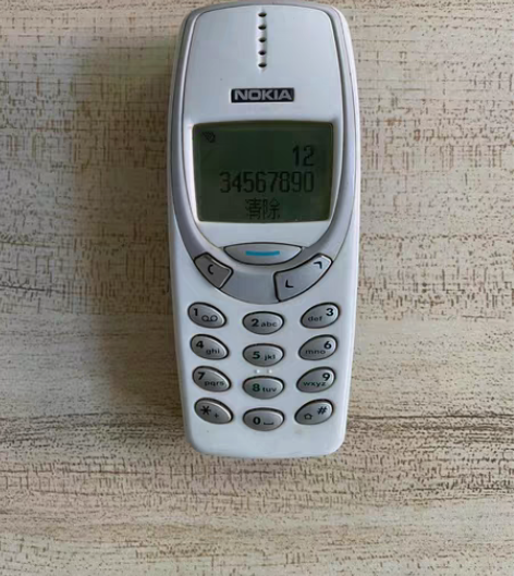 诺基亚3310 直板手机，成色如图，保养还...