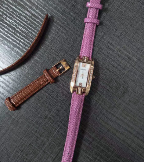 包邮卡诗顿细带腕表 全新买回来没戴过 配褐...