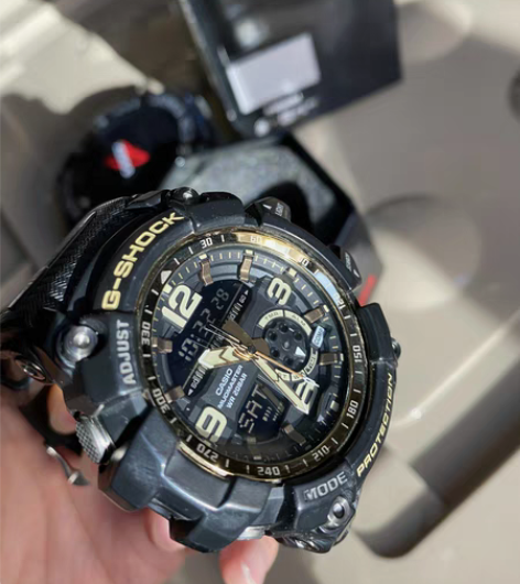 包邮小泥王 有盒有购买记录 九新手表  g...