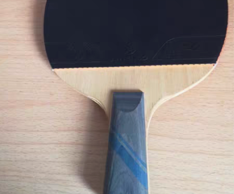 迪卡侬买的，孩子学乒乓球，之前不知道球拍还...