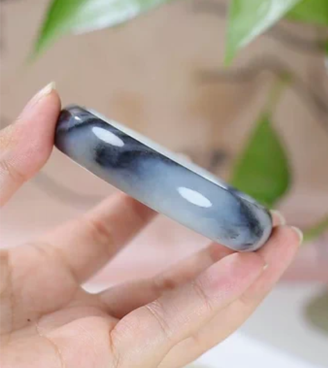 包邮【喜欢询价，】和田玉青花籽料俏色雕刻手...