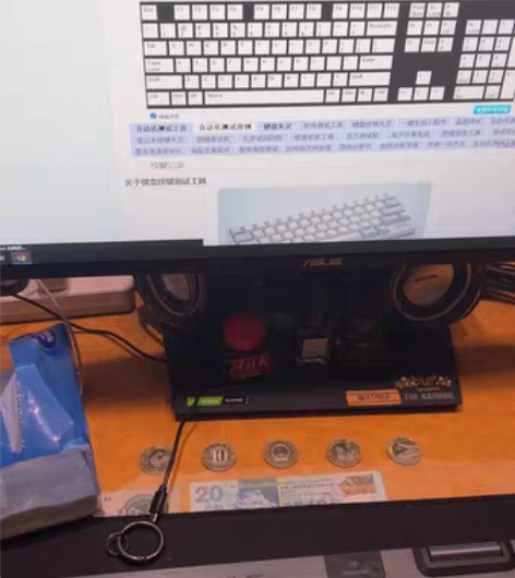 罗技g913无线键盘轴体是白色的类青轴 这...