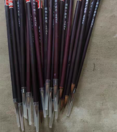 商店库存的毛笔，狼毫笔，善连湖比山羊牌有十...