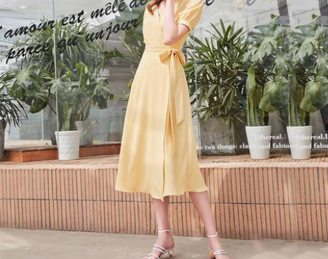 转卖三彩2019夏季新款智熏法式桔梗收腰气...