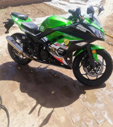 宝雕牌400，双缸水冷，准新车，刚上的牌，...