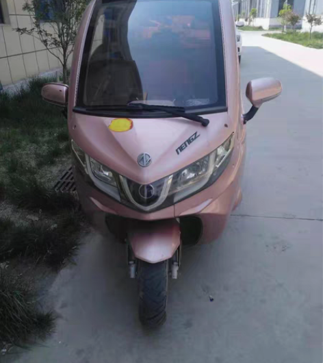 包邮因城市限行低价出售能众封闭式电动车，去...