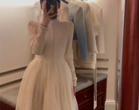 转卖法式气质女装高级感小香风白色针织连衣裙...