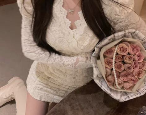 转卖2022春季新款复古小香风设计感蕾丝长...