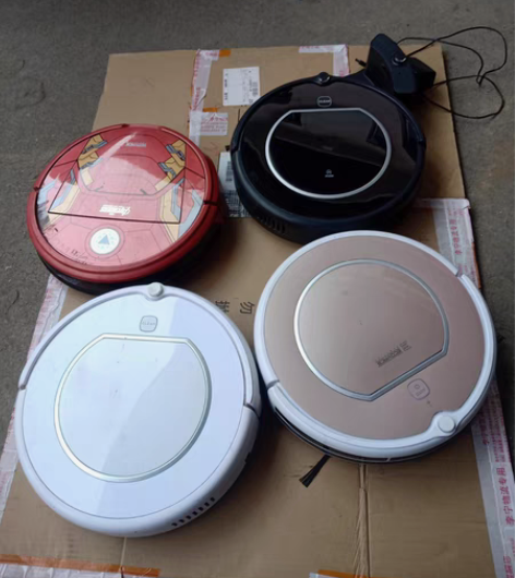 包邮四个扫地机器机，有3个是科沃的有1个是...