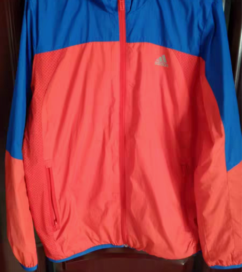包邮老大的户外防风衣服，阿迪，李宁，361...