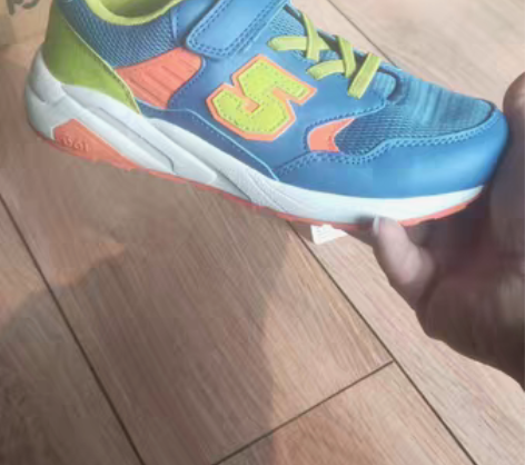 包邮【童鞋实体店倒闭清仓】全新49.9包邮...