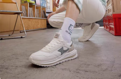 特步跑步鞋 旗舰店买的 买的时候279 现...