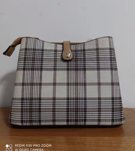 包邮稻草人   正品全新带吊牌 时尚百搭小...