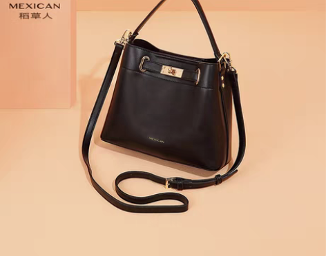 转卖稻草人女士包大容量百搭水桶包简约潮流手...