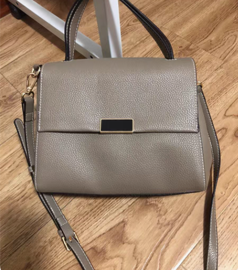 女士包包 感兴趣的话点“我想要”和我私聊吧...