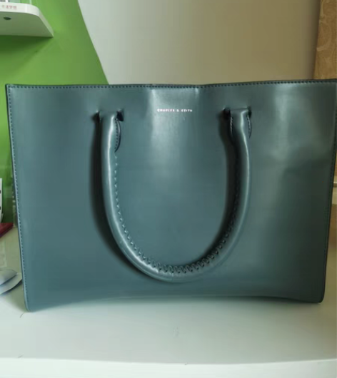 包邮品牌包包，九成新，真皮 感兴趣的话点“...