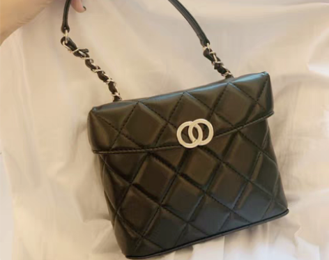 转卖小香风黑盒子包2021秋冬新款链条菱格...