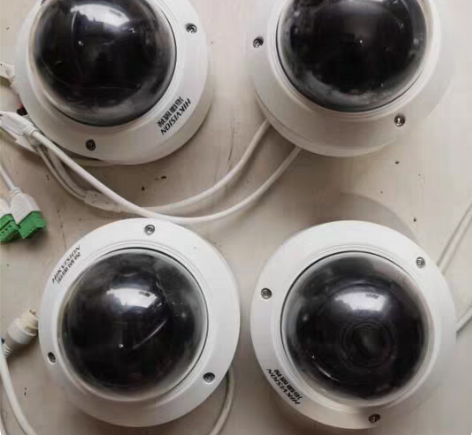 包邮二手海康威视变焦2.8-12mm网络P...