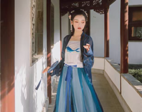 转卖全新风回小院原创汉服 长褙子一片式刺绣...