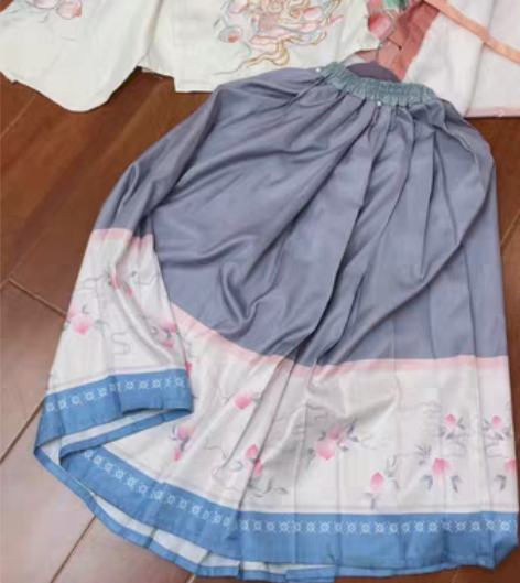 包邮汉服三件套 女童冬款，披袄加绒，适合1...