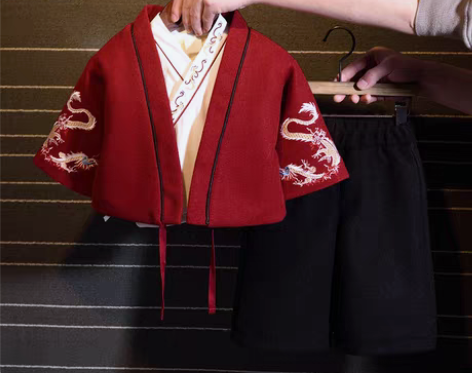 转卖福儿爷 儿童唐装汉服新年加绒 90码，...