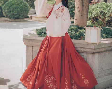 转卖汉尚华莲传统汉服女装芙蓉月刺绣袄裙秋冬...