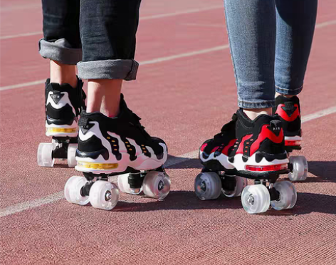 转卖黑色新款马丁靴双排溜冰鞋儿童四轮滑鞋成...