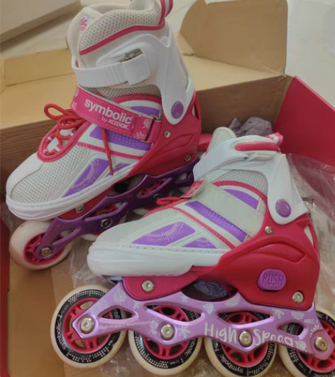 九成新滑冰鞋，朋友送给小孩但码数小了，国外...