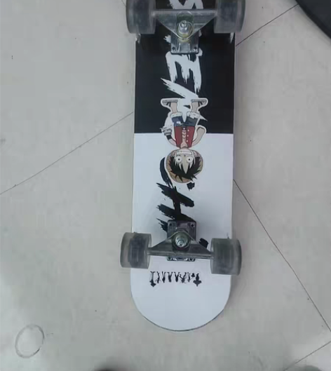 转卖闪光专业滑板初学者成人女生青少年儿童四...