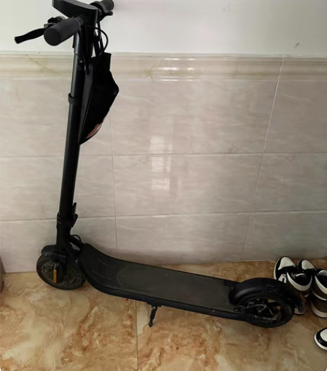 二手雅迪电动滑板车，有碟刹 续航有20公里...