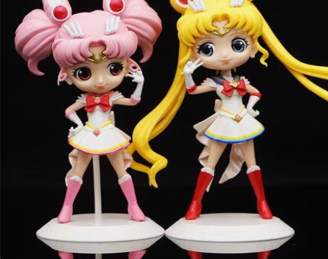 包邮迪士尼美少女战士水兵月月野兔小小兔手办...