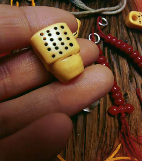 包邮黄料器赛璐璐雕刻宙点三通佛头一藏式元素...