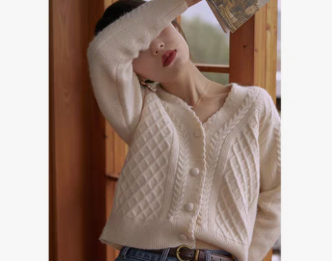 转卖壹晓晓 毛针织衫 感兴趣的话点“我想要...