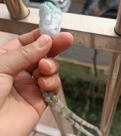翡翠a货。翡翠吊坠  荷花鱼吊坠  飘绿，...