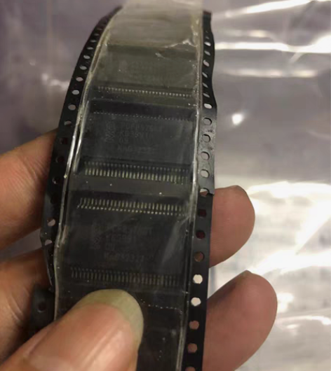 PCF8576CT SSOP-56 40×...