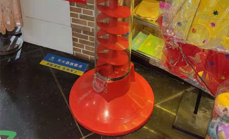 无锡自提，豪华扭蛋机，投一个一元硬币， 感...