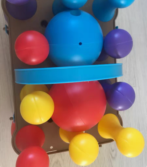 儿童保龄球玩具。全新没用过。姥姥给买的、宝...