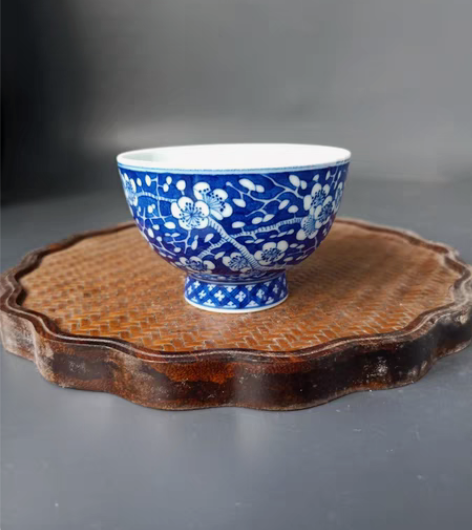 包邮柴窑青花蓝底冰梅茶杯 感兴趣的话点“我...